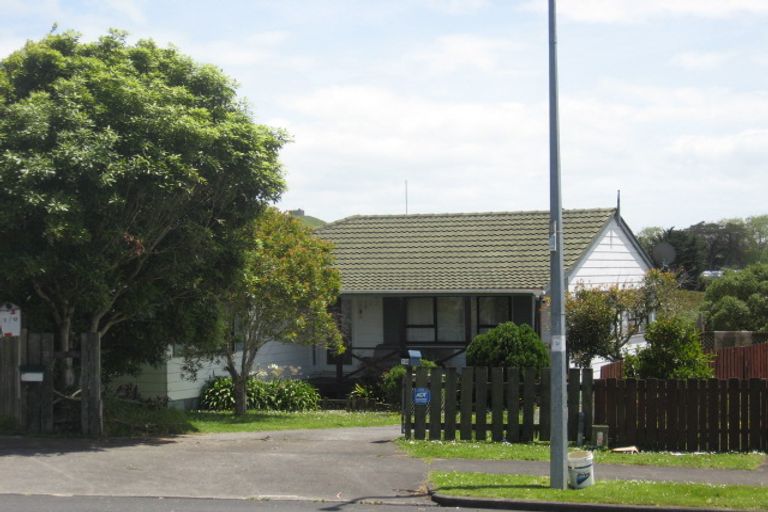 Photo of property in 14 Kopu Place, Clendon Park, Auckland, 2103