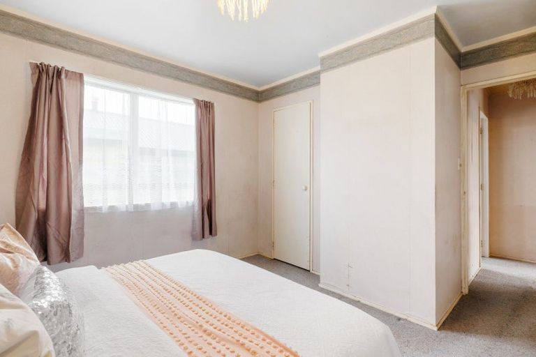 Photo of property in 2 Sunnyside Road, Nawton, Hamilton, 3200