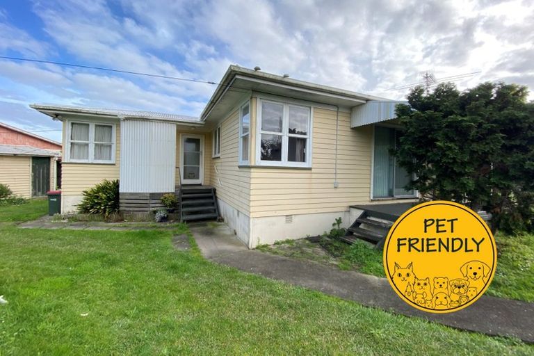 Photo of property in 2 President Avenue, Papakura, 2110