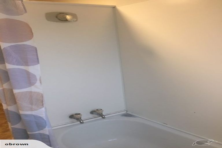 Photo of property in 2/218 Onepu Road, Lyall Bay, Wellington, 6022