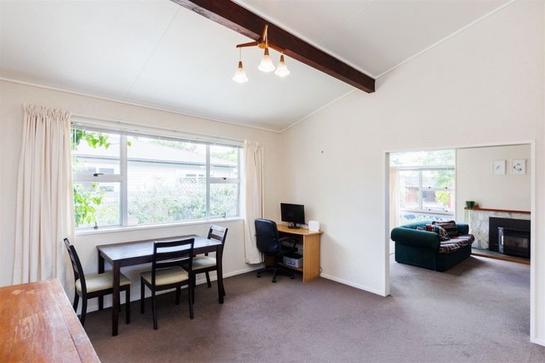 Photo of property in 20 Westhaven Grove, Takaro, Palmerston North, 4412