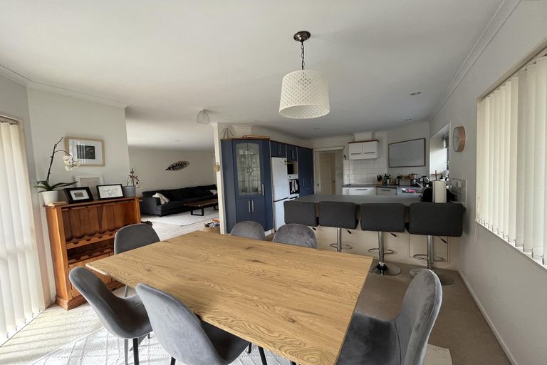 Photo of property in 11 Oakridge Drive, Kerikeri, 0230