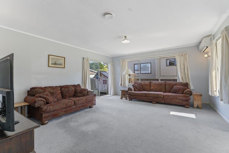 Photo of property in 136 Kahu Road, Paremata, Porirua, 5024