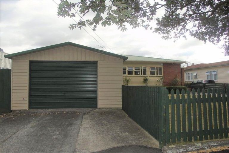 Photo of property in 5 Russell Street, Waterloo, Lower Hutt, 5011