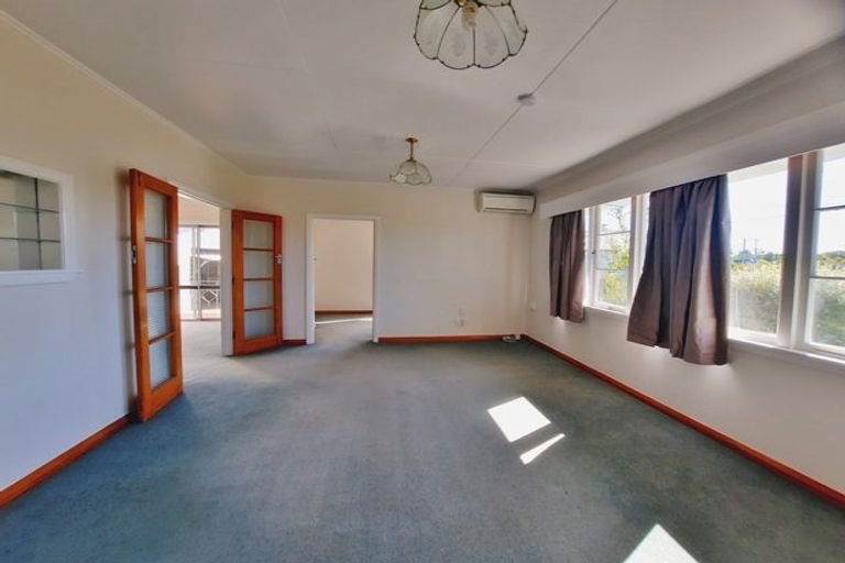 Photo of property in 19 Guy Street, Waipawa, 4210