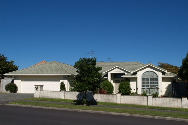 Photo of property in 68 Orangewood Drive, Northpark, Auckland, 2013