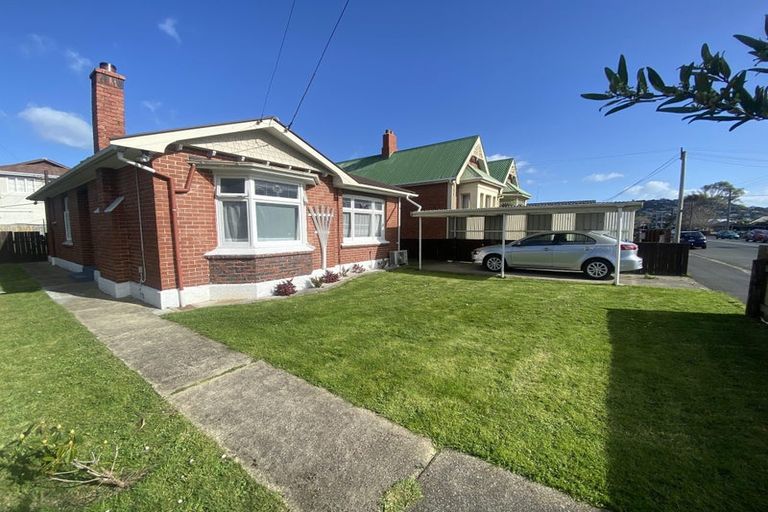 Photo of property in 129 Macandrew Road, South Dunedin, Dunedin, 9012