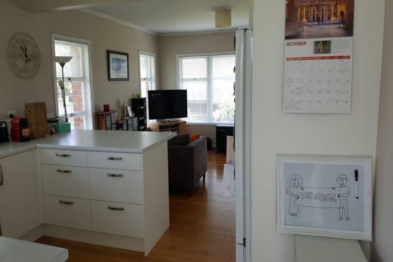 Photo of property in 2/288 Lake Road, Hauraki, Auckland, 0622