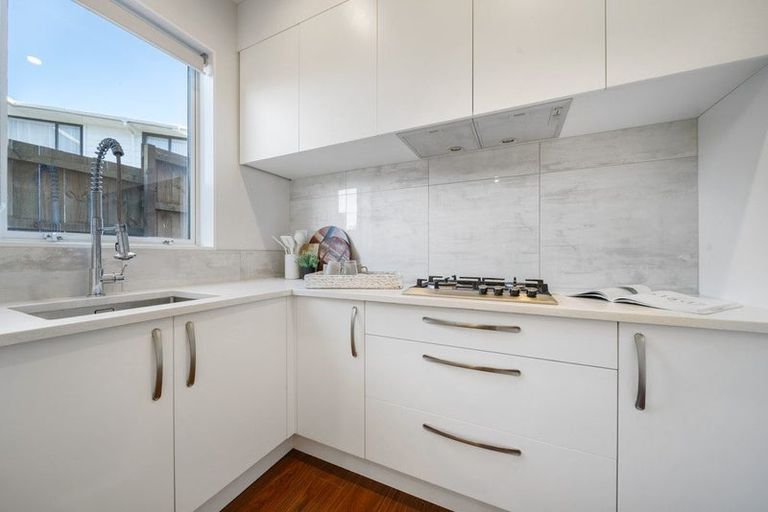 Photo of property in 5 Lyttelton Avenue, Forrest Hill, Auckland, 0620