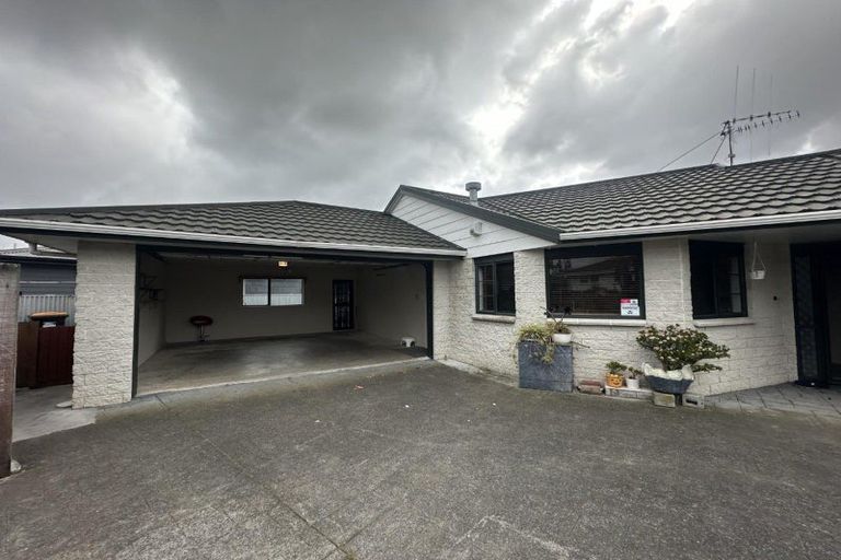 Photo of property in 4a Brett Place, Takaro, Palmerston North, 4412