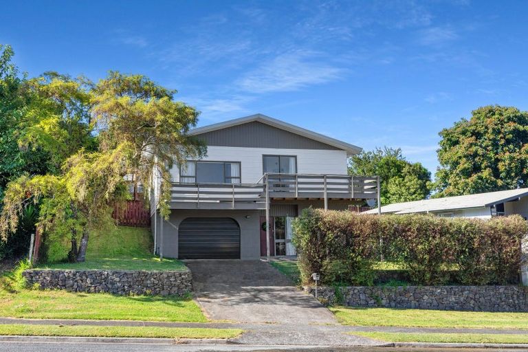 Photo of property in 11 Dunton Drive, Welcome Bay, Tauranga, 3112