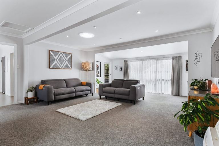 Photo of property in 37 Tamatea Road, Taupo, 3330