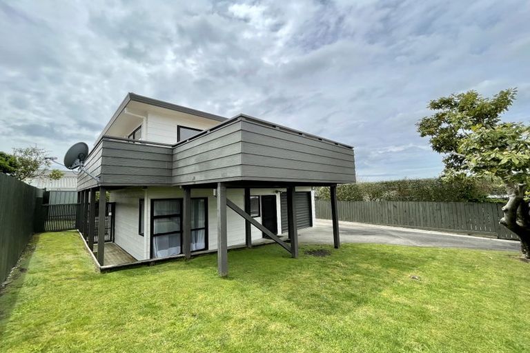 Photo of property in 2/6 Evan Street, Belmont, Auckland, 0622