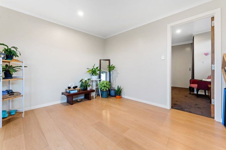 Photo of property in 2/17 Moffat Road, Red Beach, 0932