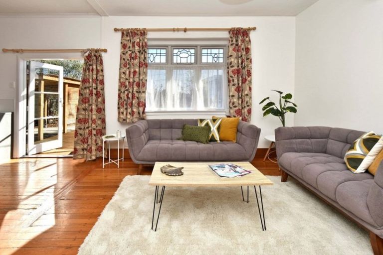 Photo of property in 132 Olliviers Road, Phillipstown, Christchurch, 8011