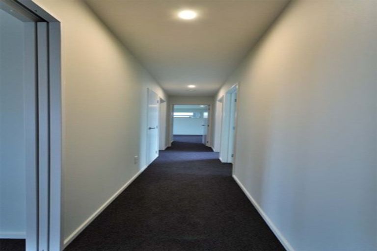 Photo of property in 2 Keeper Close, Woodend, 7610