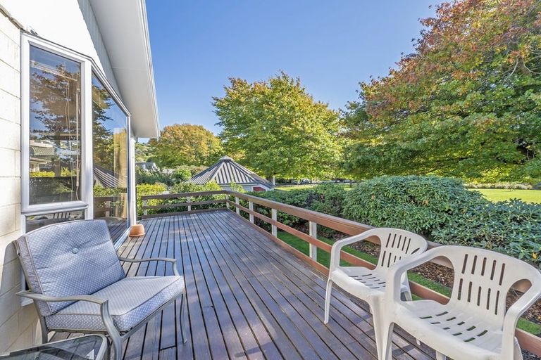 Photo of property in 2/20 Gunns Crescent, Cashmere, Christchurch, 8022