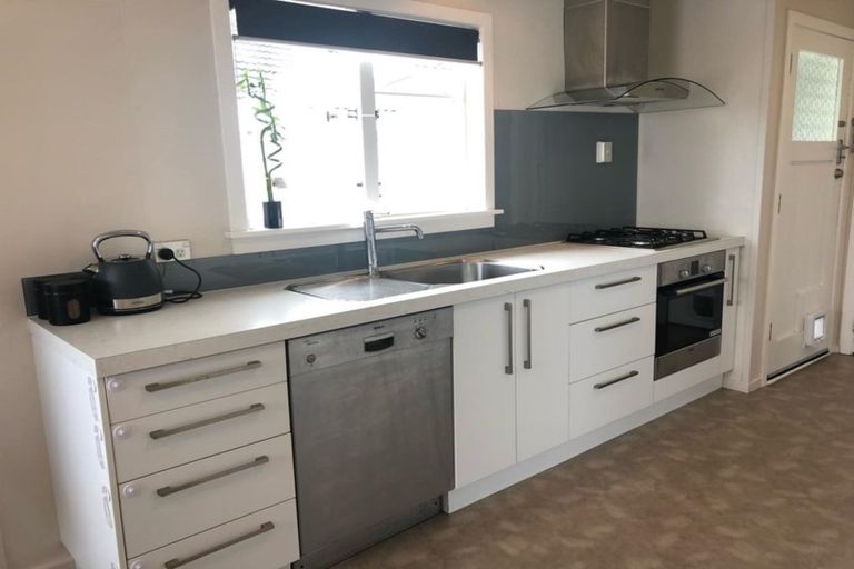 Photo of property in 16 Clyde Street, Ferndale, New Plymouth, 4310