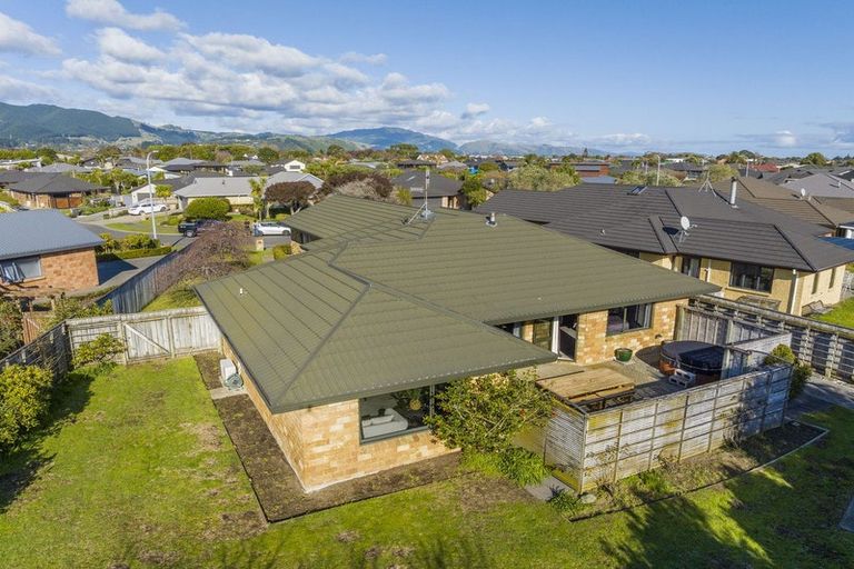 Photo of property in 33 Consort Close, Paraparaumu Beach, Paraparaumu, 5032
