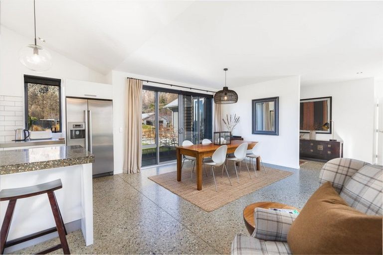 Photo of property in 6 Mathias Terrace, Arthurs Point, Queenstown, 9371
