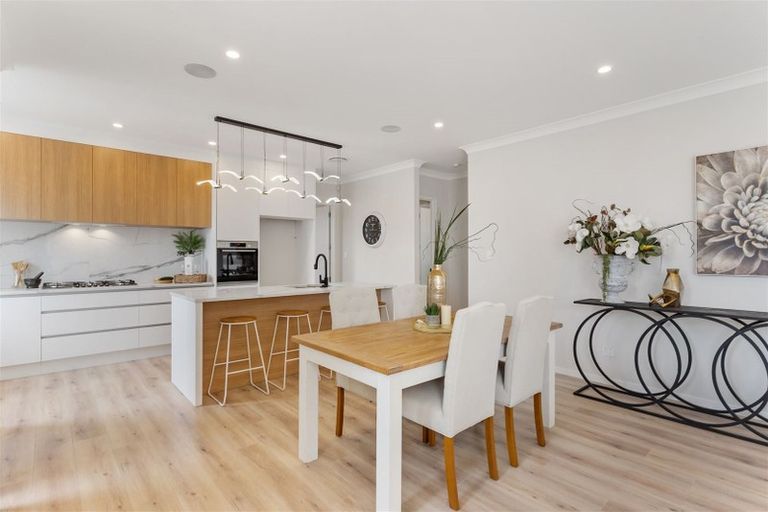 Photo of property in 44 Drumbuoy Drive, Flat Bush, Auckland, 2019