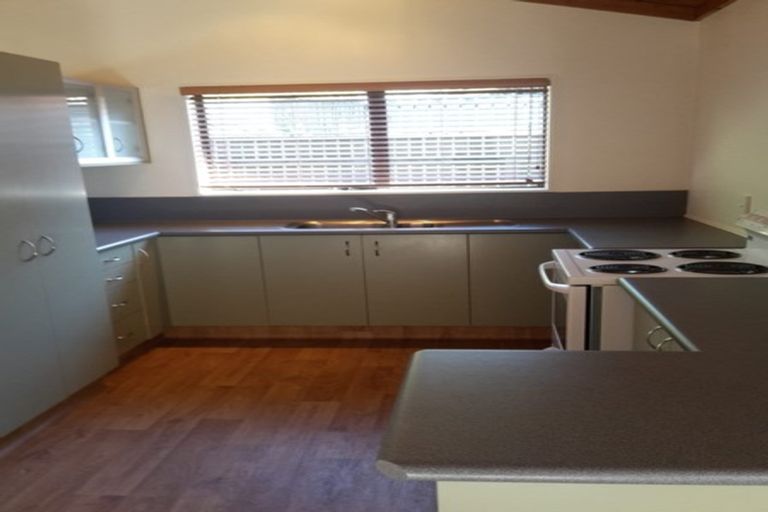 Photo of property in 2/31 Camellia Terrace, Maungaraki, Lower Hutt, 5010