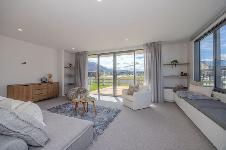 Photo of property in 146 Burdon Loop, Lake Hawea, 9382