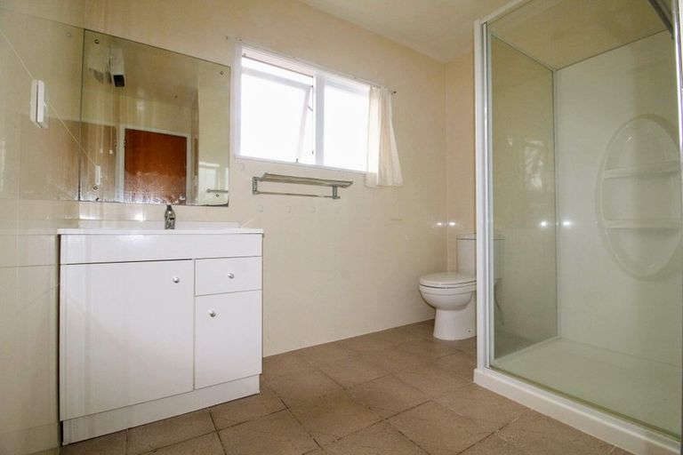 Photo of property in 12 Hazelmay Place, Bucklands Beach, Auckland, 2014