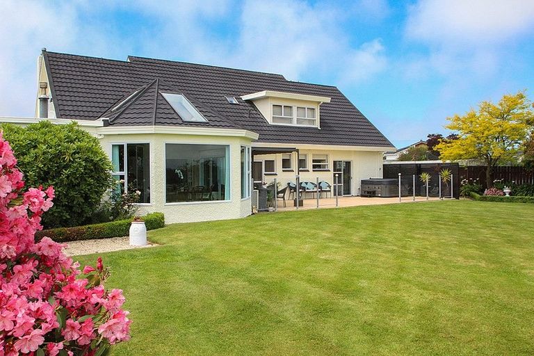 Photo of property in 210 Awamoa Road, Awamoa, Oamaru, 9492