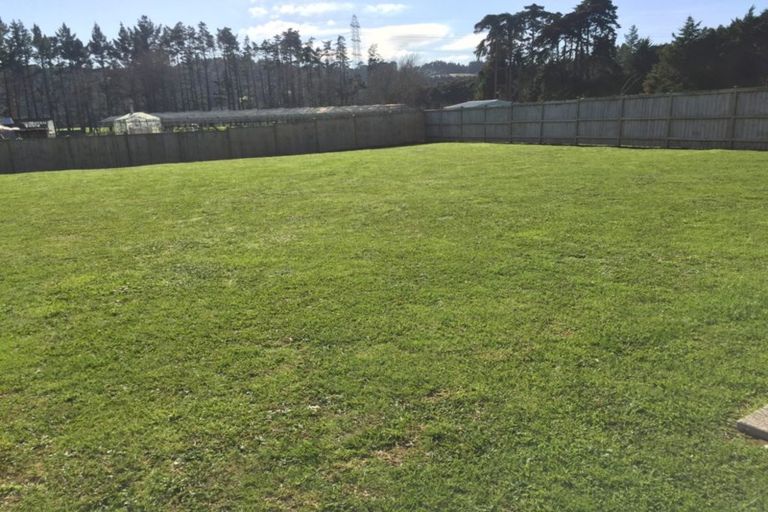 Photo of property in 17 Kahika Grove, Huapai, Kumeu, 0810