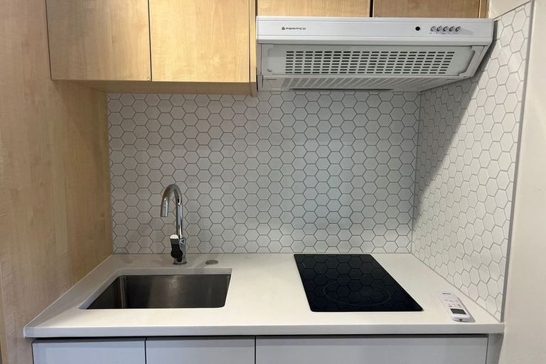 Photo of property in 5/1 Kaponga Crescent, New Lynn, Auckland, 0600