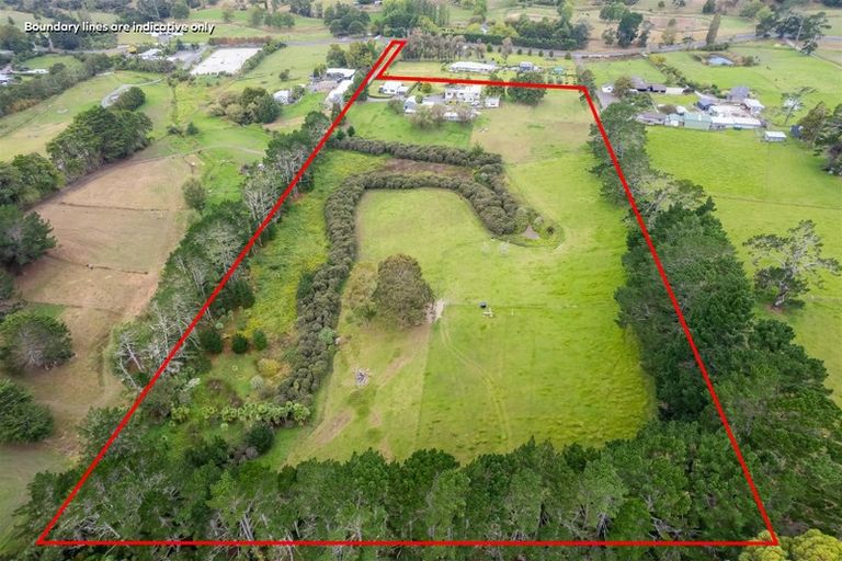 Photo of property in 104 Awa Road, Kumeu, 0891