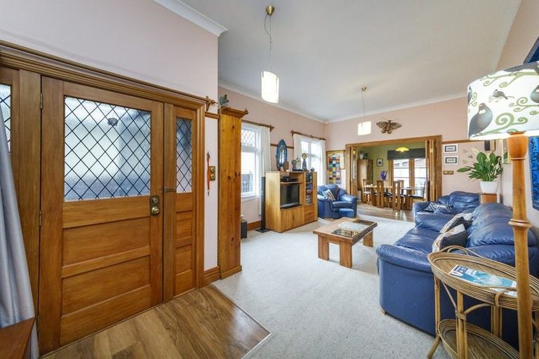 Photo of property in 9 Oxford Street, Hokowhitu, Palmerston North, 4410