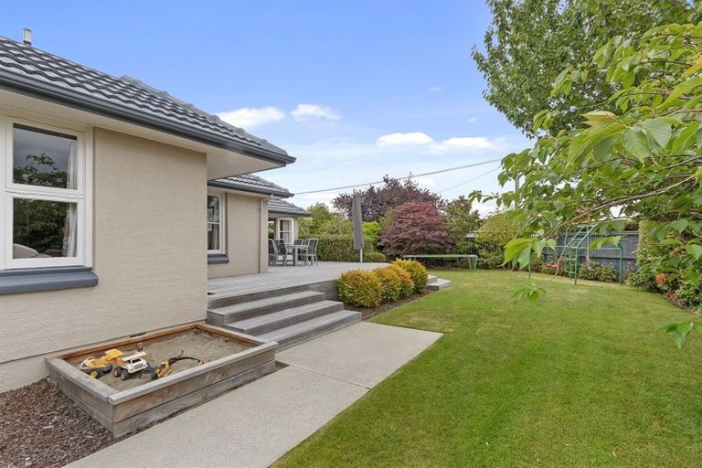 Photo of property in 37 Sledmere Street, Burnside, Christchurch, 8053
