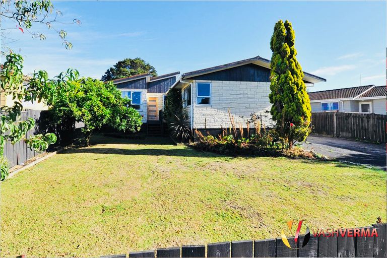 Photo of property in 14 Gambare Place, Wattle Downs, Auckland, 2103