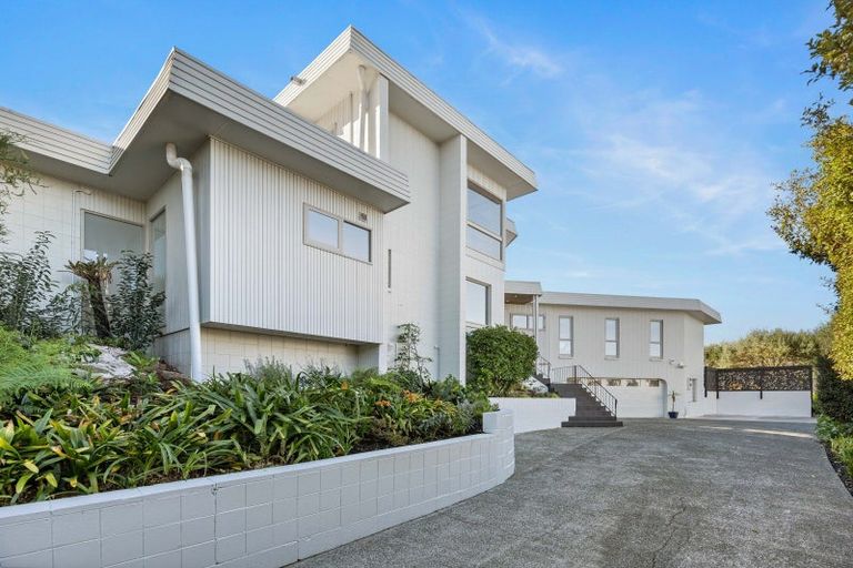 Photo of property in 825 Beach Road, Browns Bay, Auckland, 0630