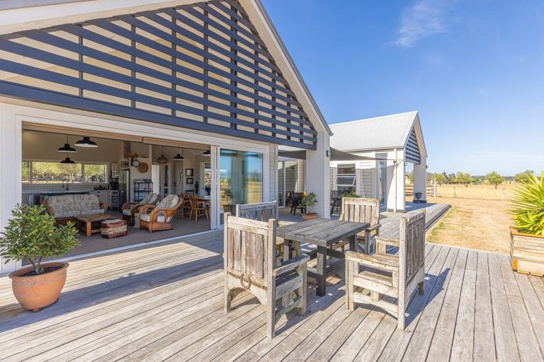 Photo of property in 104 White Rock Road, Martinborough, 5781