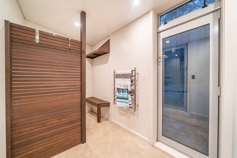 Photo of property in 32 Roys Road, Plimmerton, Porirua, 5026