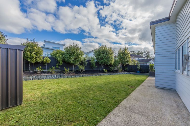 Photo of property in 6 Whares Court, Silverdale, 0932