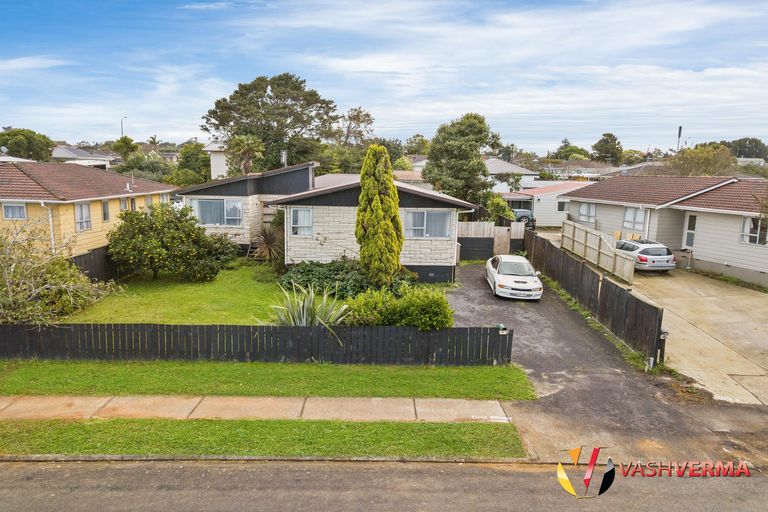Photo of property in 14 Gambare Place, Wattle Downs, Auckland, 2103