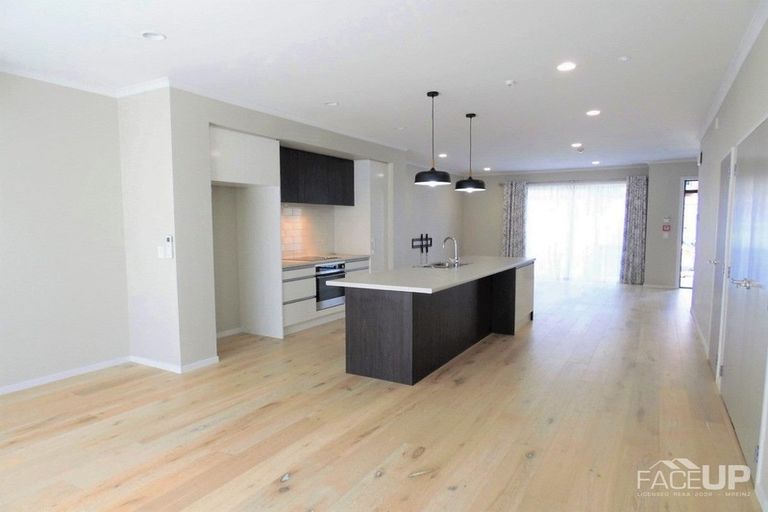 Photo of property in 213 Hobsonville Point Road, Hobsonville, Auckland, 0616