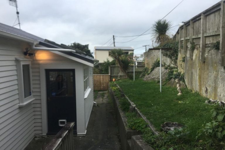 Photo of property in 100 Farnham Street, Mornington, Wellington, 6021