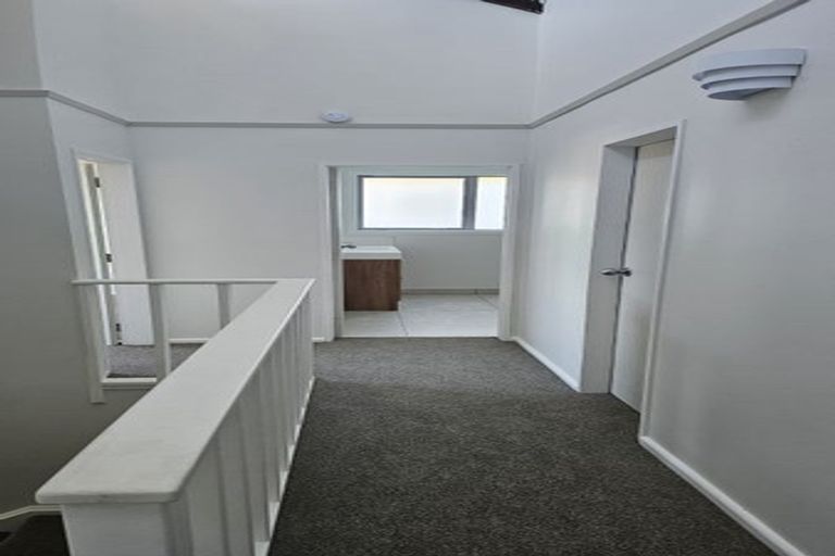 Photo of property in 3 Saint Aidans Way, Tawa, Wellington, 5028