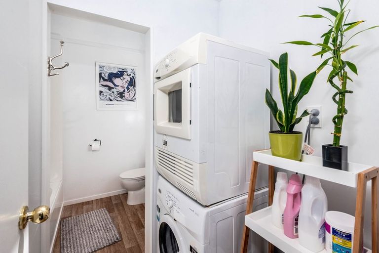 Photo of property in The Triangle, 10/33 Halswater Drive, Churton Park, Wellington, 6037