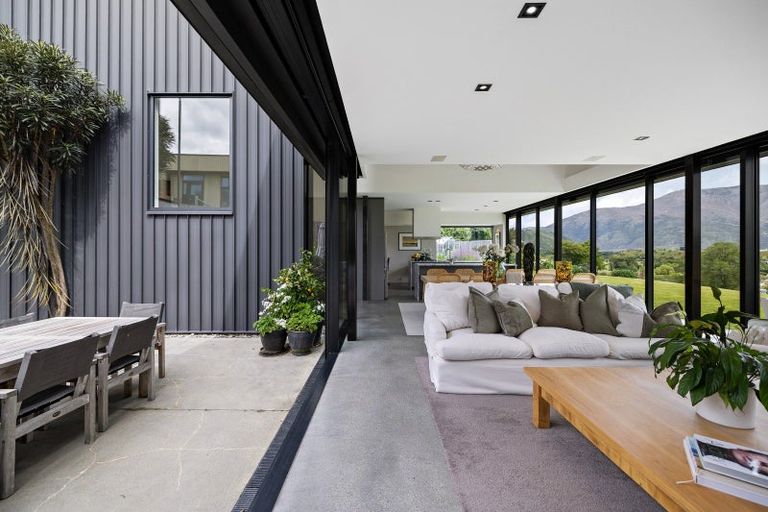 Photo of property in 20 Advance Terrace, Arrowtown, 9302