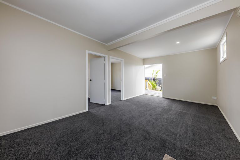 Photo of property in 2/16 Gordon Road, Papatoetoe, Auckland, 2025