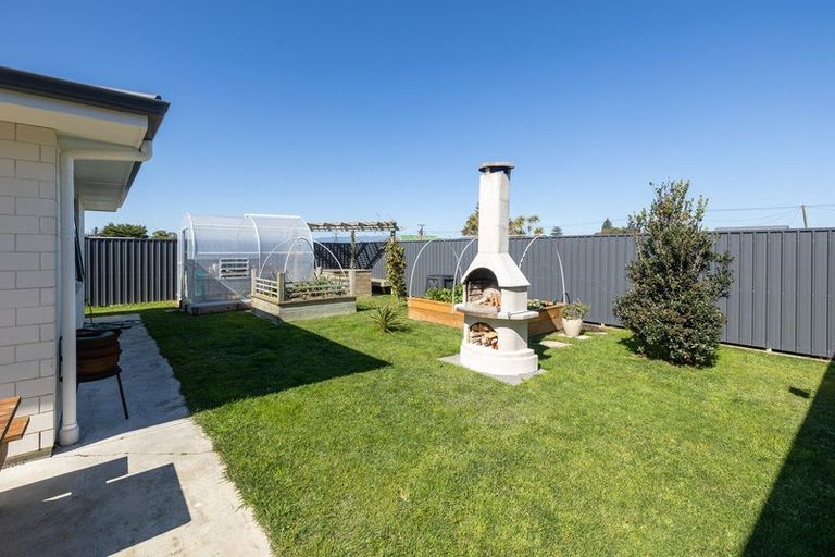 Photo of property in 50a Pratt Avenue, Foxton Beach, Foxton, 4815