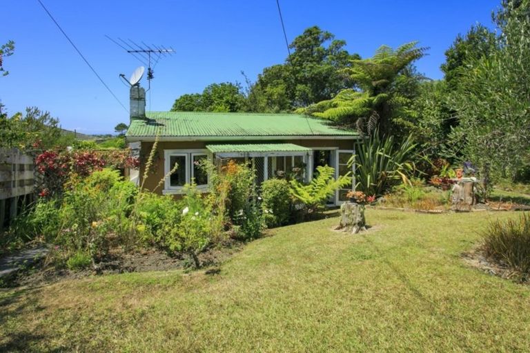 Photo of property in 124 Arran Road, Browns Bay, Auckland, 0630