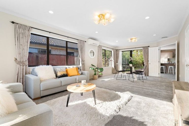 Photo of property in 52 Brookwood Drive, Henderson, Auckland, 0612