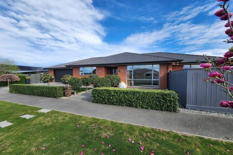 Photo of property in 8 Little Gem Road, Hornby, Christchurch, 8025